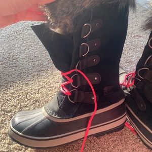 Never worn Sorel Joan of Arctic Boots